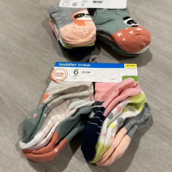 NWT Two sets of Wonder Nation Toddler Crew Socks Size 18-36mo - Picture 5 of 5